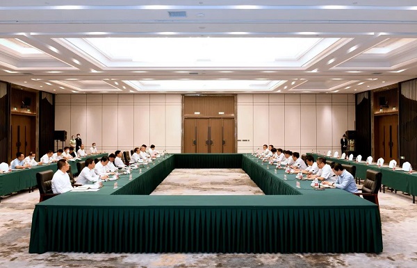 沧州市人民政府与河北工业大学签署合作共建河北省绿色化工实验室协议 (1).jpg
