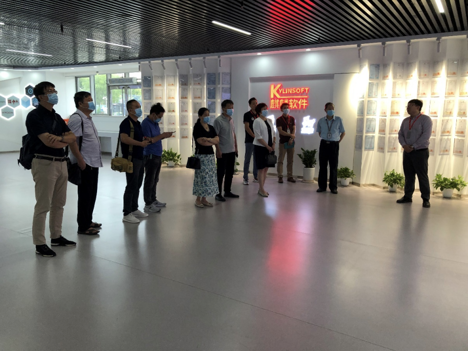 智能学院赴天津滨海高新区走访调研——科技成果俏津门 访企拓岗促就业