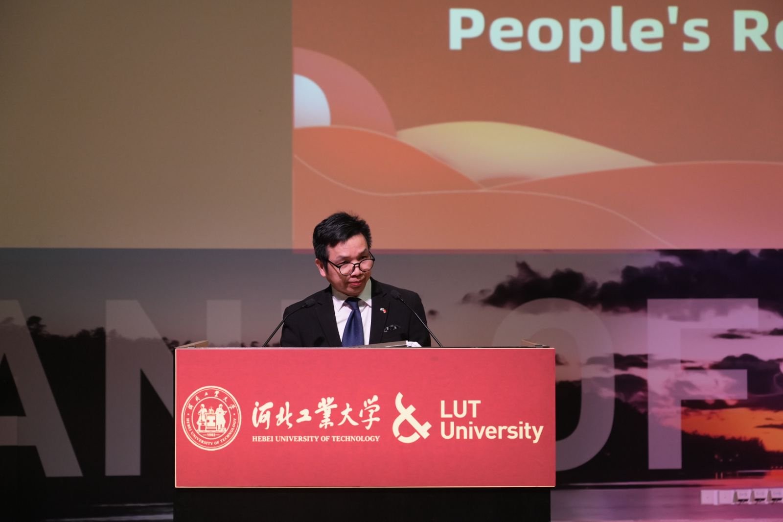 陈公参讲话.jpg